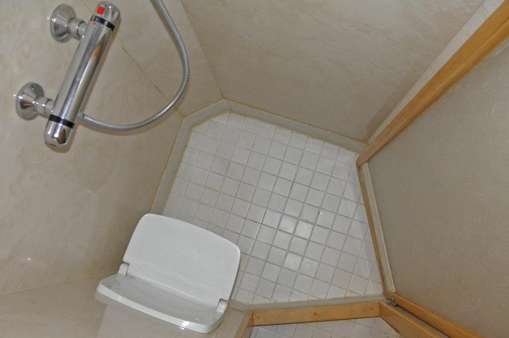 Aft cabin, Accommodation